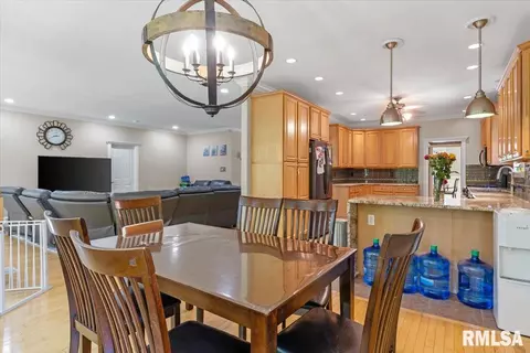 Dining - 2320 Chatham Rd, Springfield, IL 62704 photo 1 of 5