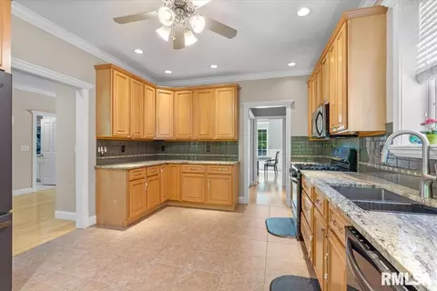 Kitchen - 2320 Chatham Rd, Springfield, IL 62704 photo 3 of 3
