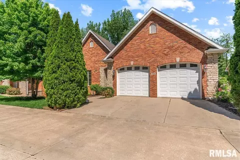 Exterior - 2320 Chatham Rd, Springfield, IL 62704 photo 2 of 5