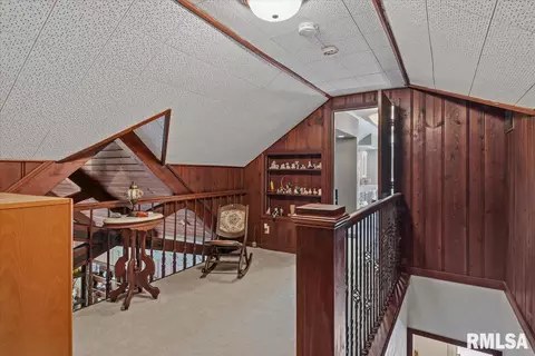 Entry Way - 50 W Hazel Dell Ln, Springfield, IL 62703 photo 1 of 3