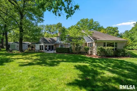 Exterior - 50 W Hazel Dell Ln, Springfield, IL 62703 photo 5 of 11