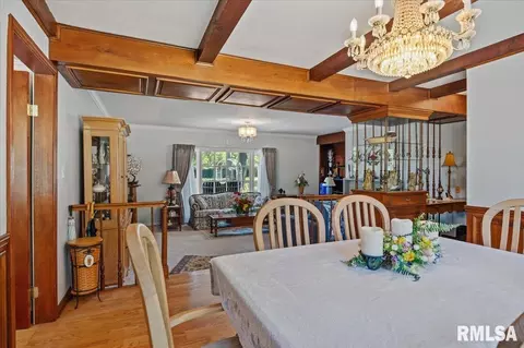 Dining - 50 W Hazel Dell Ln, Springfield, IL 62703 photo 4 of 4