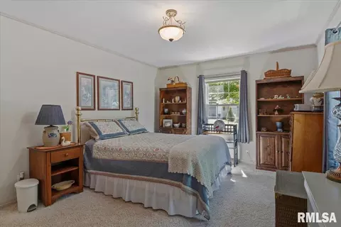 Bedroom - 50 W Hazel Dell Ln, Springfield, IL 62703 photo 5 of 8