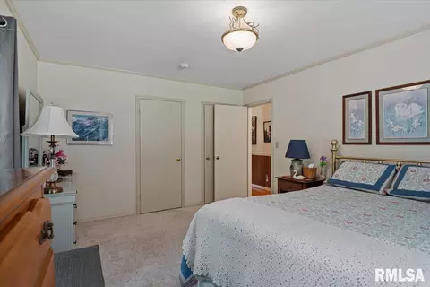 Bedroom - 50 W Hazel Dell Ln, Springfield, IL 62703 photo 6 of 8