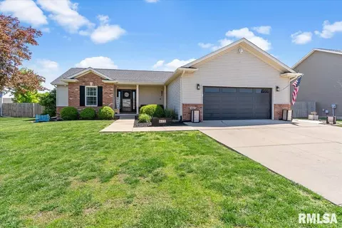 612 Jetty Dr, Chatham, IL 62629