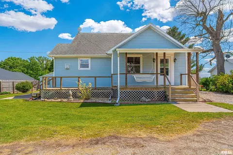 414 Logan St, Emden, IL 62635