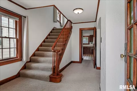 Entry Way - 2501 S 7th St, Springfield, IL 62703 photo 2 of 5