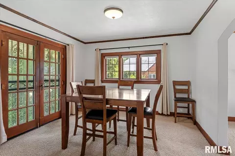 Dining - 2501 S 7th St, Springfield, IL 62703 photo 2 of 4