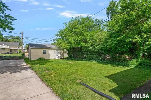 Exterior - 2501 S 7th St, Springfield, IL 62703 photo 5 of 7