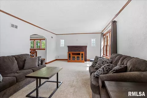 Living - 2501 S 7th St, Springfield, IL 62703 photo 1 of 4