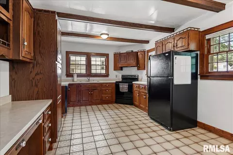 Kitchen - 2501 S 7th St, Springfield, IL 62703 photo 1 of 3