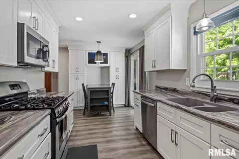 Kitchen - 12 N Oxford Rd, Springfield, IL 62702 photo 4 of 4