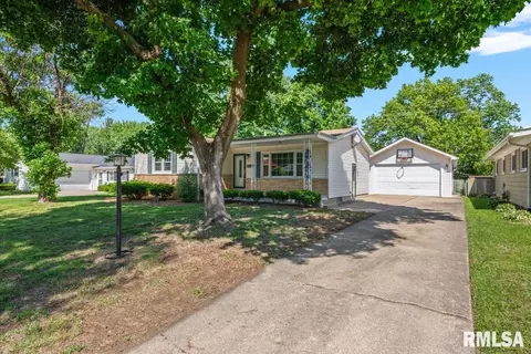 Exterior - 12 N Oxford Rd, Springfield, IL 62702 photo 2 of 7