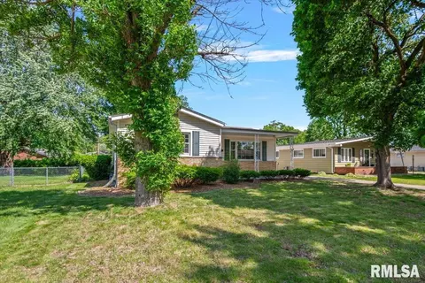 Exterior - 12 N Oxford Rd, Springfield, IL 62702 photo 3 of 7
