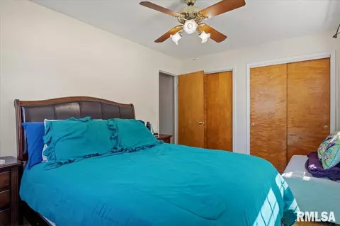 Bedroom - 12 N Oxford Rd, Springfield, IL 62702 photo 2 of 6