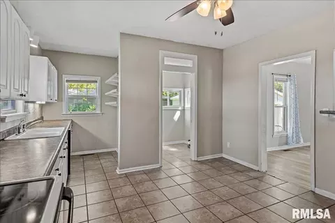 1101 W Maple Ave S, Springfield, IL 62704 photo 8