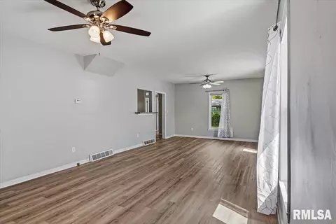 1101 W Maple Ave S, Springfield, IL 62704 photo 13