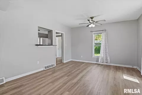 1101 W Maple Ave S, Springfield, IL 62704 photo 15