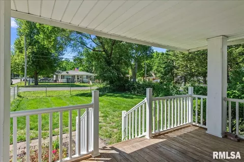 1101 W Maple Ave S, Springfield, IL 62704 photo 4