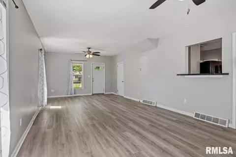 1101 W Maple Ave S, Springfield, IL 62704 photo 14