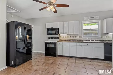1101 W Maple Ave S, Springfield, IL 62704 photo 7