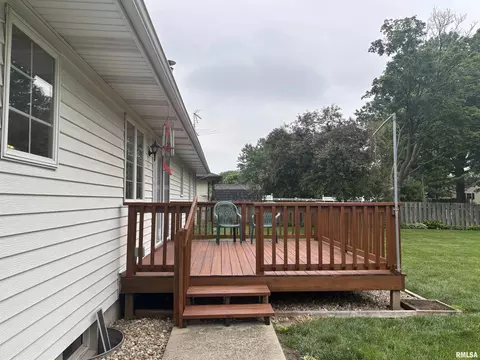 Exterior - 2524 Winfield Dr, Springfield, IL 62704 photo 5 of 9