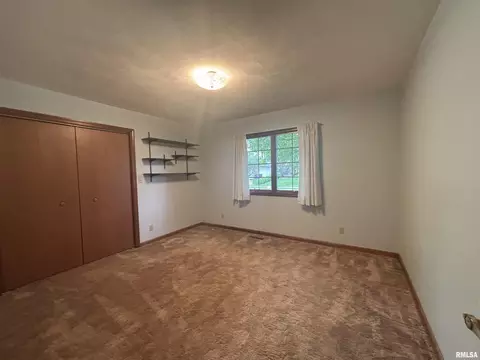 Bedroom - 2524 Winfield Dr, Springfield, IL 62704 photo 1 of 4