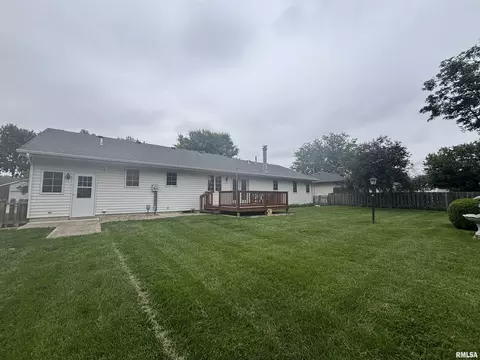 Exterior - 2524 Winfield Dr, Springfield, IL 62704 photo 7 of 9