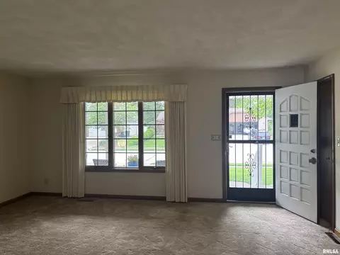 Entry Way - 2524 Winfield Dr, Springfield, IL 62704 photo 1 of 1