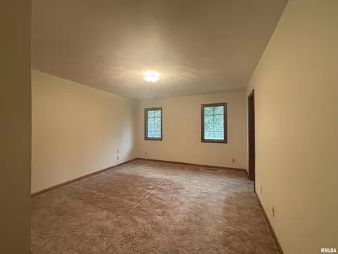 Bedroom - 2524 Winfield Dr, Springfield, IL 62704 photo 3 of 4