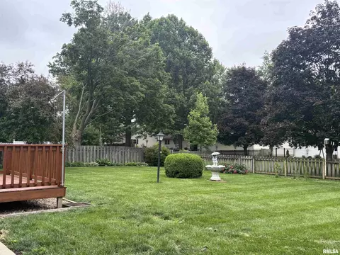 Exterior - 2524 Winfield Dr, Springfield, IL 62704 photo 6 of 9