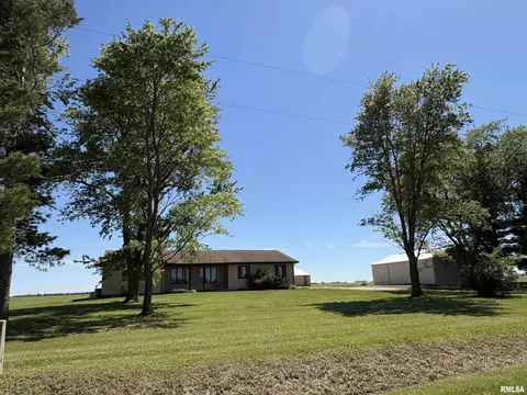 8854 Werner Rd, New Berlin, IL 62670