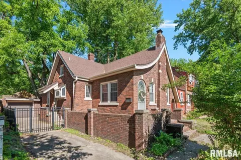 Exterior - 1907 S 5th St, Springfield, IL 62703 photo 2 of 6