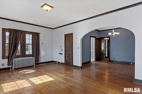 Living - 1907 S 5th St, Springfield, IL 62703 photo 4 of 6