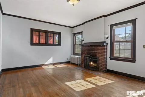 Living - 1907 S 5th St, Springfield, IL 62703 photo 2 of 6