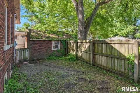 Exterior - 1907 S 5th St, Springfield, IL 62703 photo 6 of 6