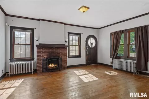Living - 1907 S 5th St, Springfield, IL 62703 photo 3 of 6
