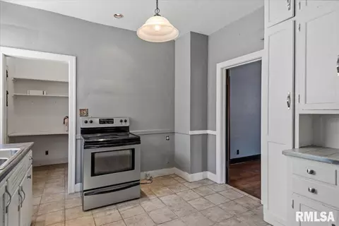 Entry Way - 1907 S 5th St, Springfield, IL 62703 photo 1 of 1