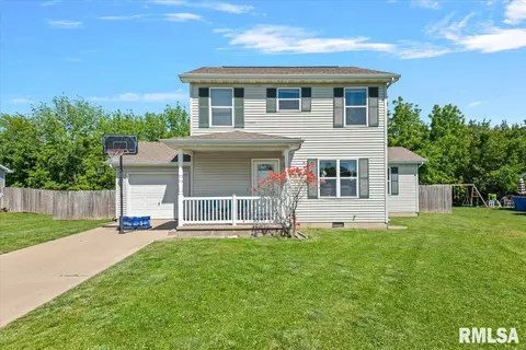 502 N Bitterroot Dr, Athens, IL 62613