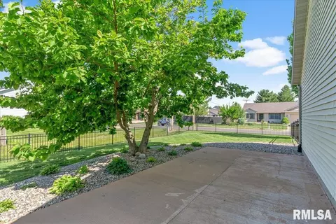 Exterior - 3700 Bergamot Dr, Springfield, IL 62712 photo 6 of 9
