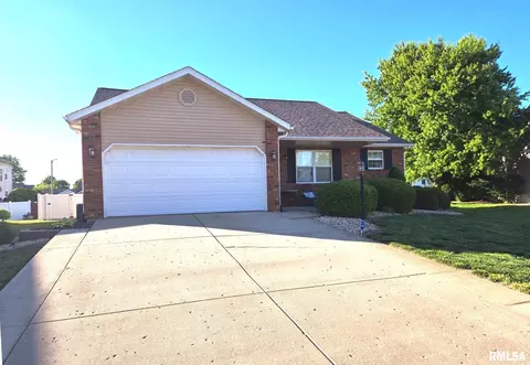 59 Julie Dr, Glen Carbon, IL 62034