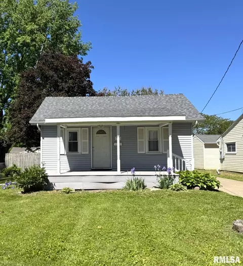 1384 Clark St, Galesburg, IL 61401