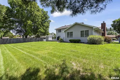 Exterior - 2529 Wydown Ave, Springfield, IL 62704 photo 3 of 7