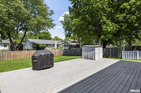 Exterior - 2529 Wydown Ave, Springfield, IL 62704 photo 2 of 7