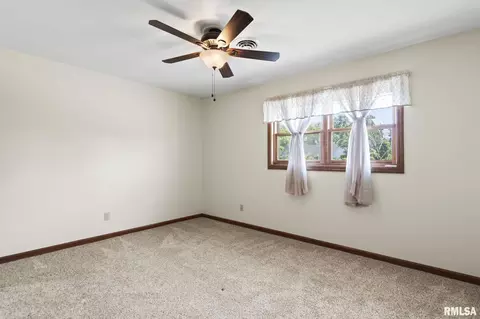Bedroom - 2529 Wydown Ave, Springfield, IL 62704 photo 7 of 13