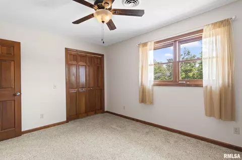 Bedroom - 2529 Wydown Ave, Springfield, IL 62704 photo 10 of 13
