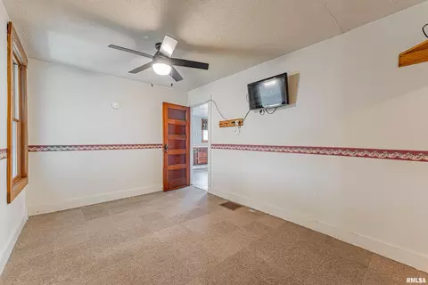 Bedroom - 981 2550th St, Emden, IL 62635 photo 1 of 7