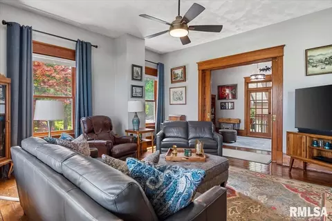 Living - 4502 Gaule Rd, Springfield, IL 62712 photo 2 of 7