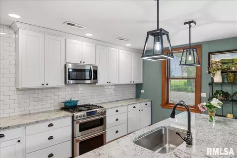 Kitchen - 4502 Gaule Rd, Springfield, IL 62712 photo 4 of 6
