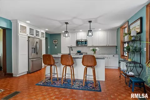 Kitchen - 4502 Gaule Rd, Springfield, IL 62712 photo 1 of 6